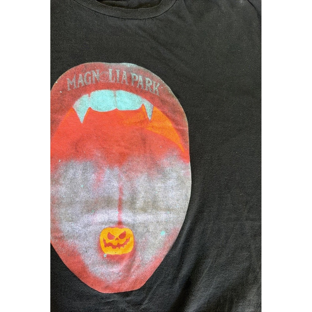 Magnolia Park Band T Shirt Black Graphic Tee Vampire Fangs Pumpkin XL